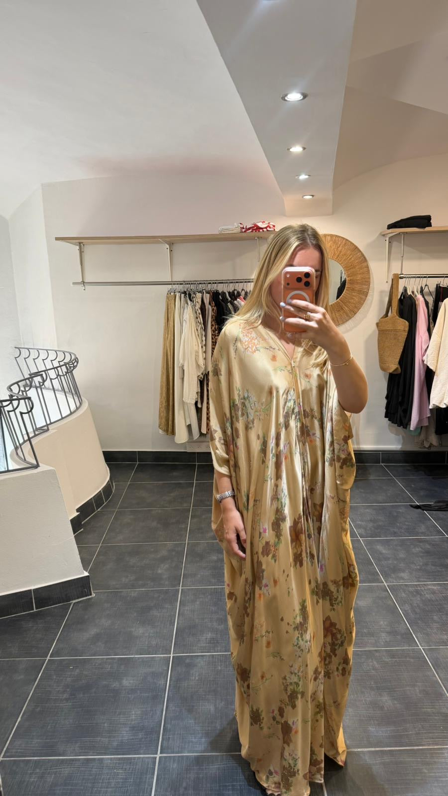 Robe Caftan Soyeux Fleuri ROMY Camel