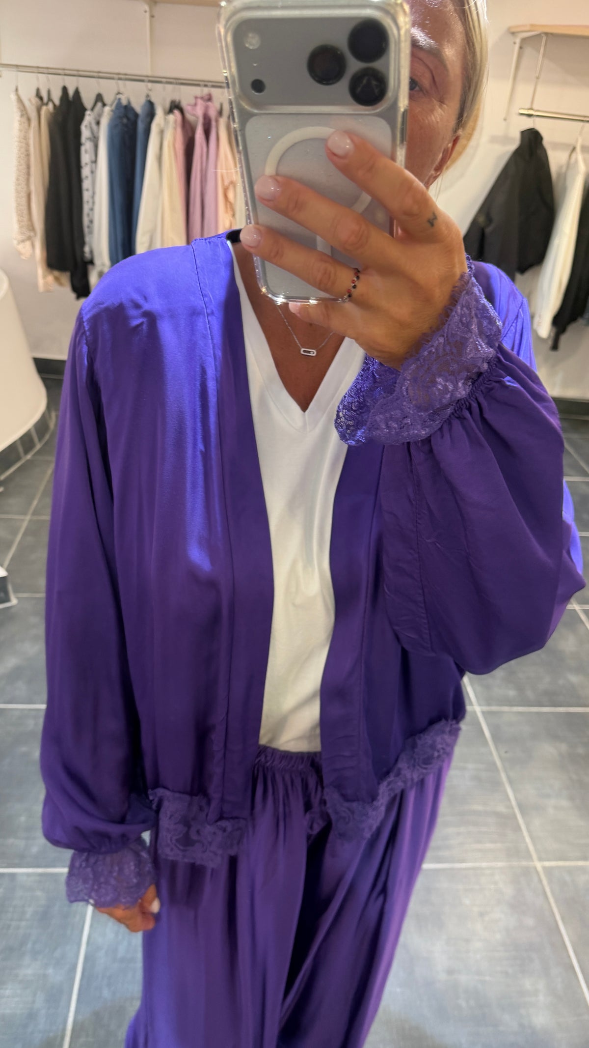 Gilet effet soie détails Dentelle GARY Violet