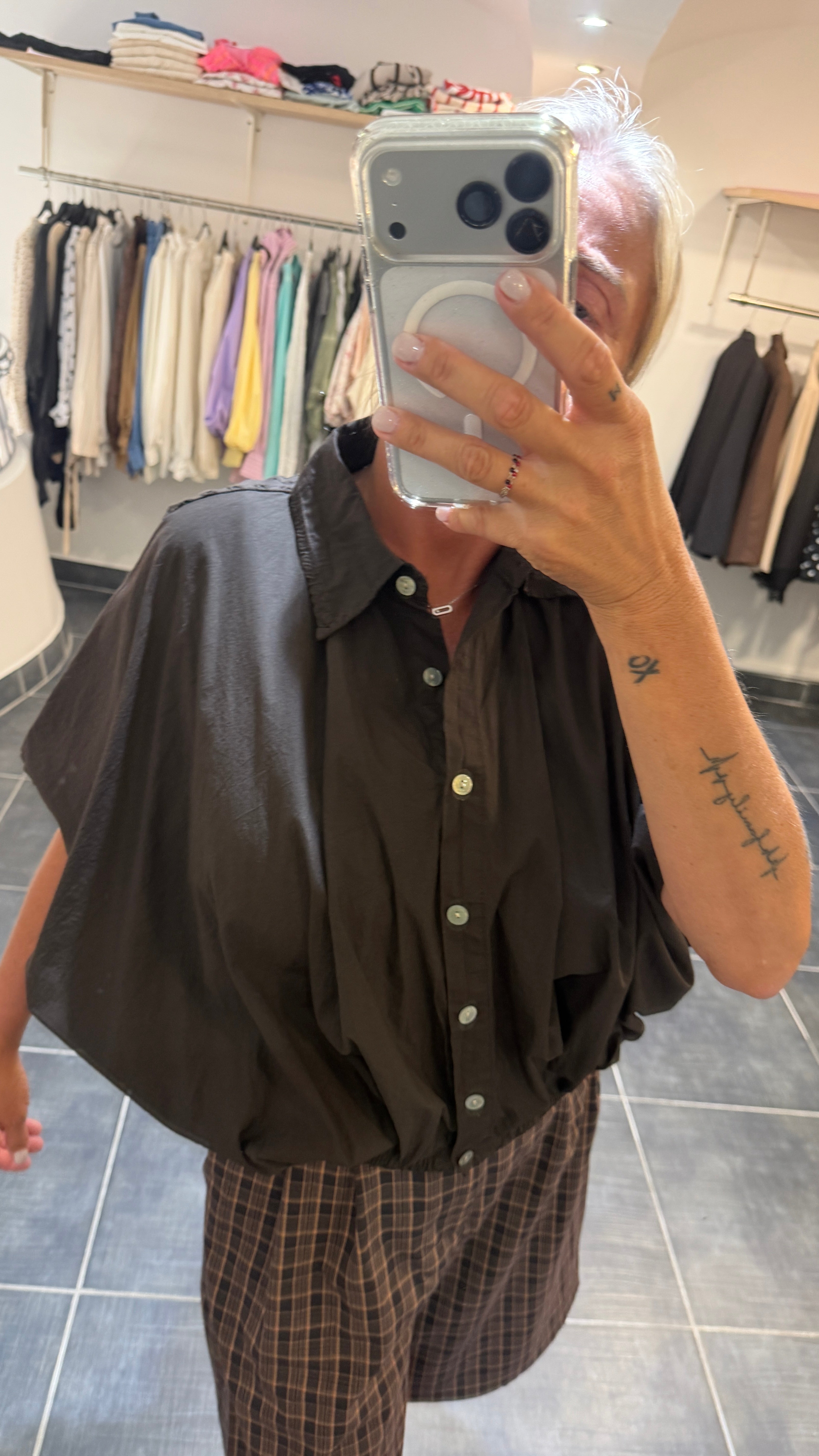 Blouse courte dos broderie anglaise DEA Chocolat