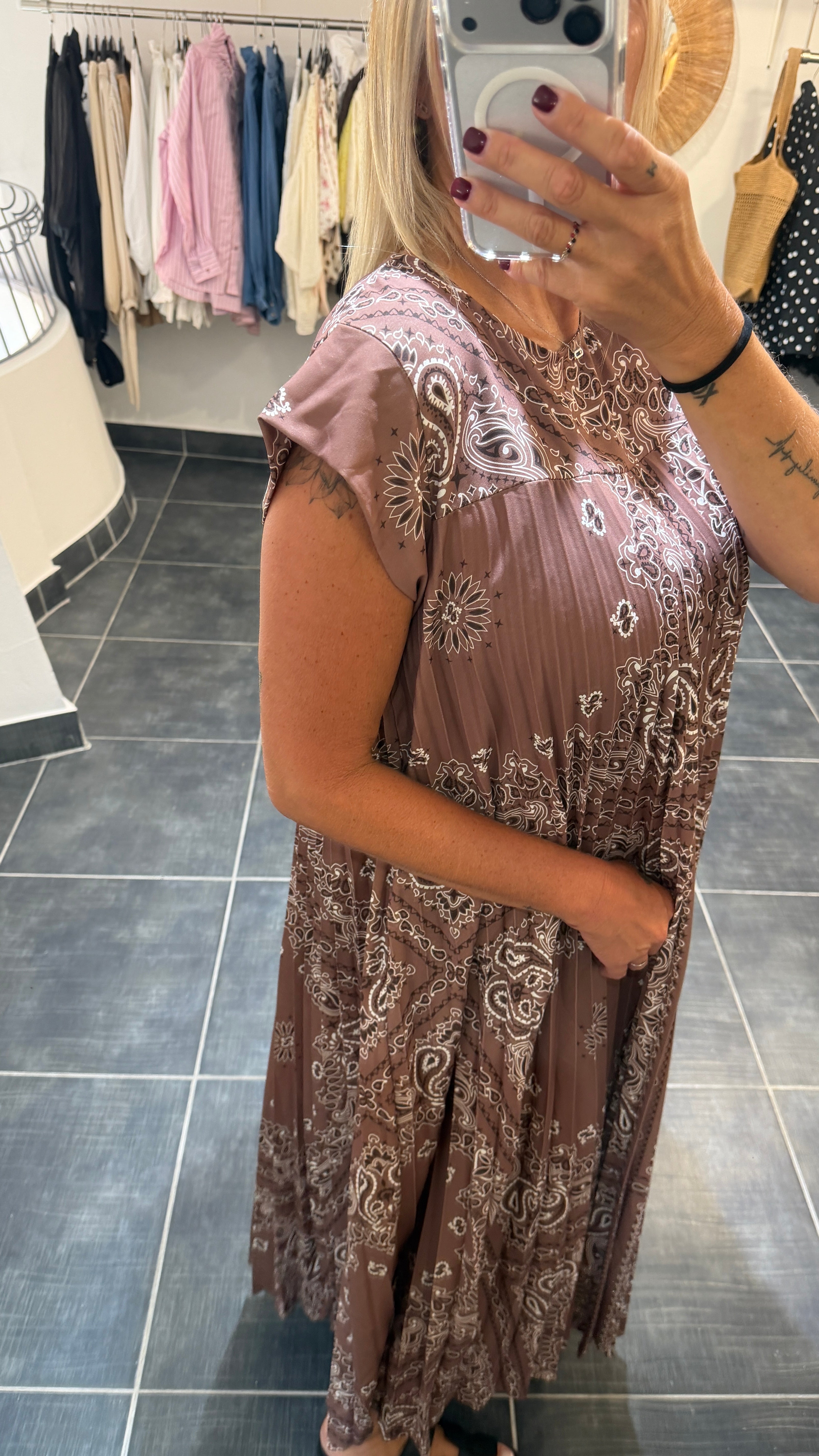 Robe Plissée motifs bandanas CORINNE Chocolat