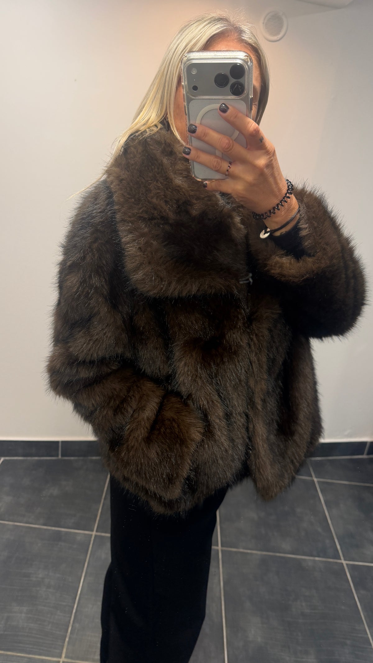 Veste en fausse fourrure LÉA Chocolat