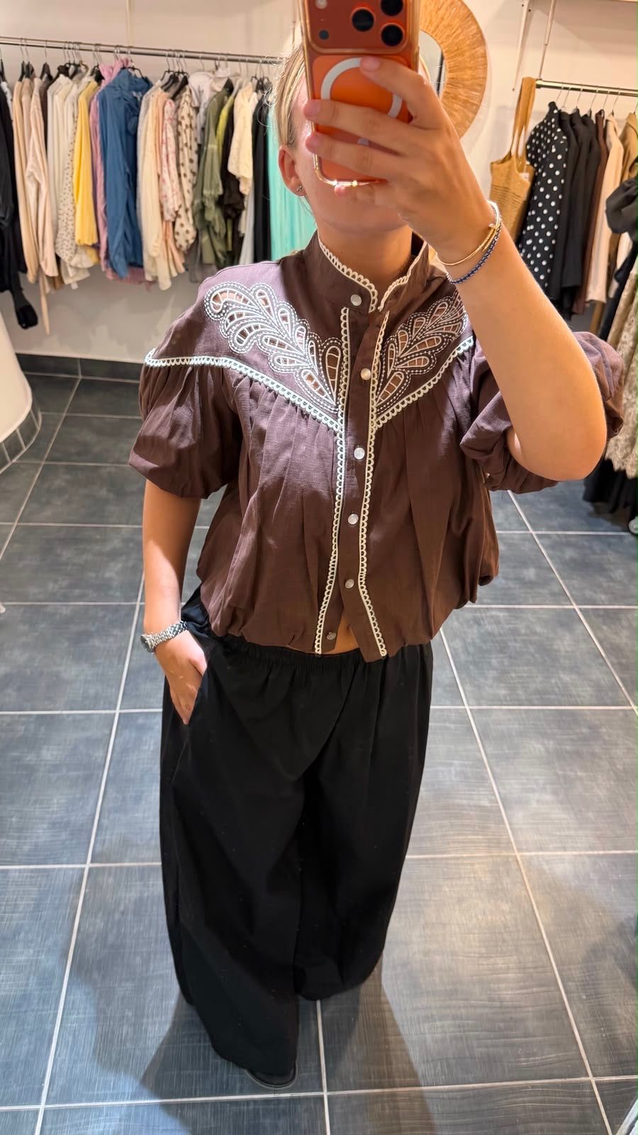 Blouse courte brodée ESTELLE Chocolat