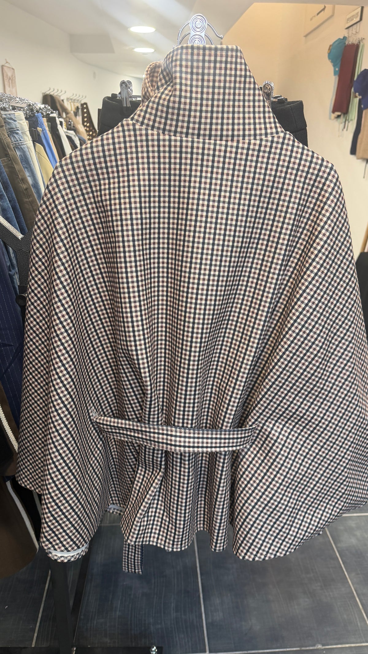 Cape à carreaux avec ceinture Lena Noir