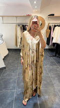 Robe Caftan Soyeux Fleuri ROMY Camel
