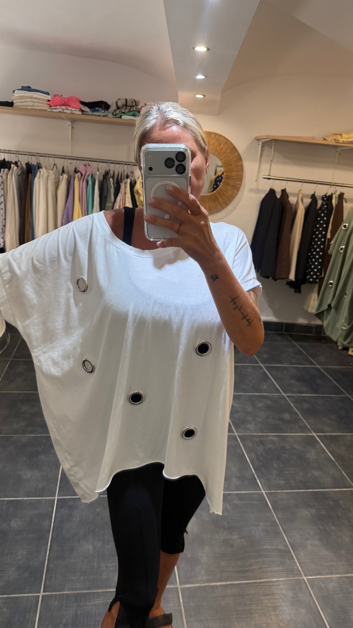 Tee-Shirt Ample et Long détails œillets EYES Blanc