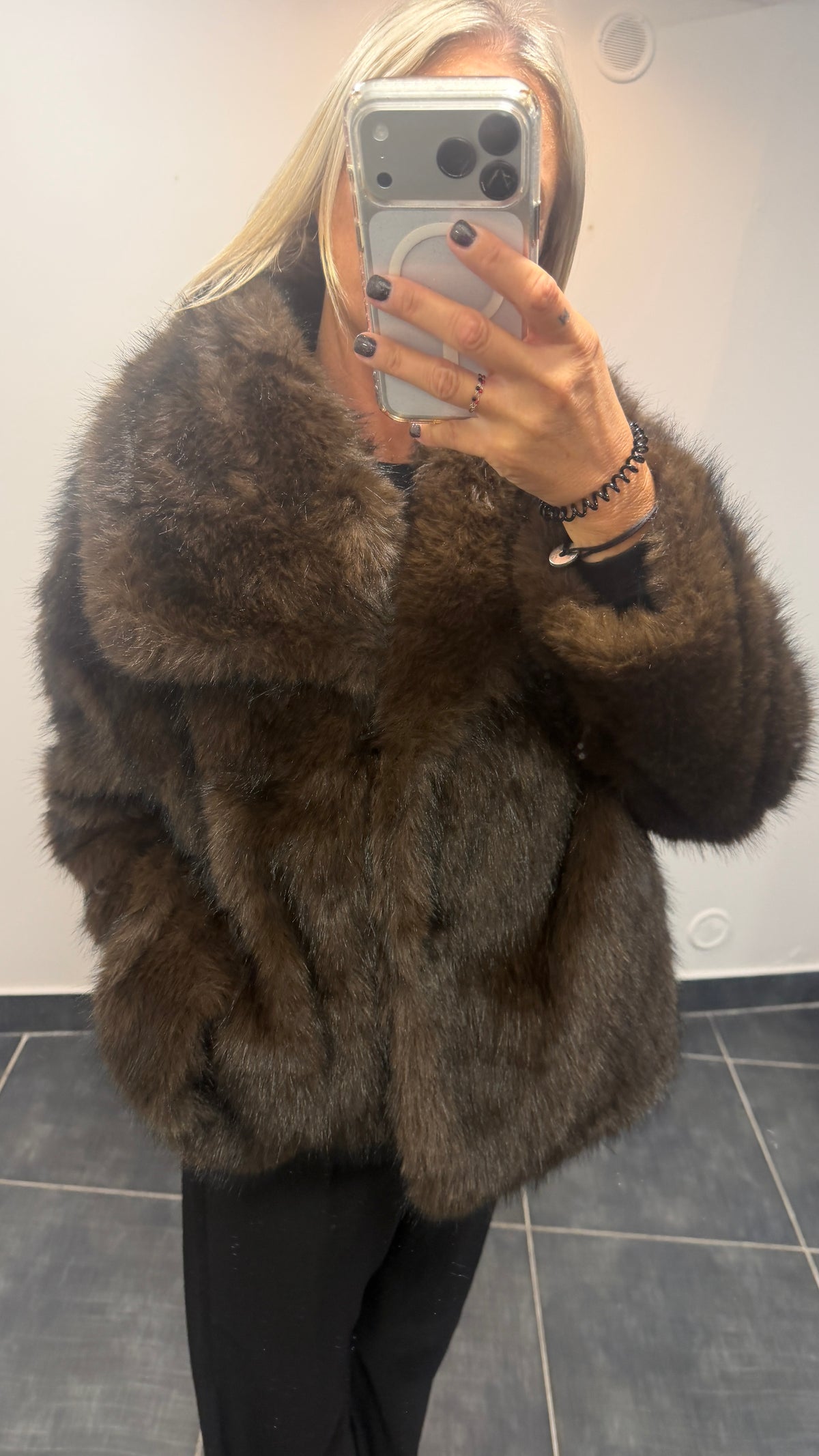 Veste en fausse fourrure LÉA Chocolat