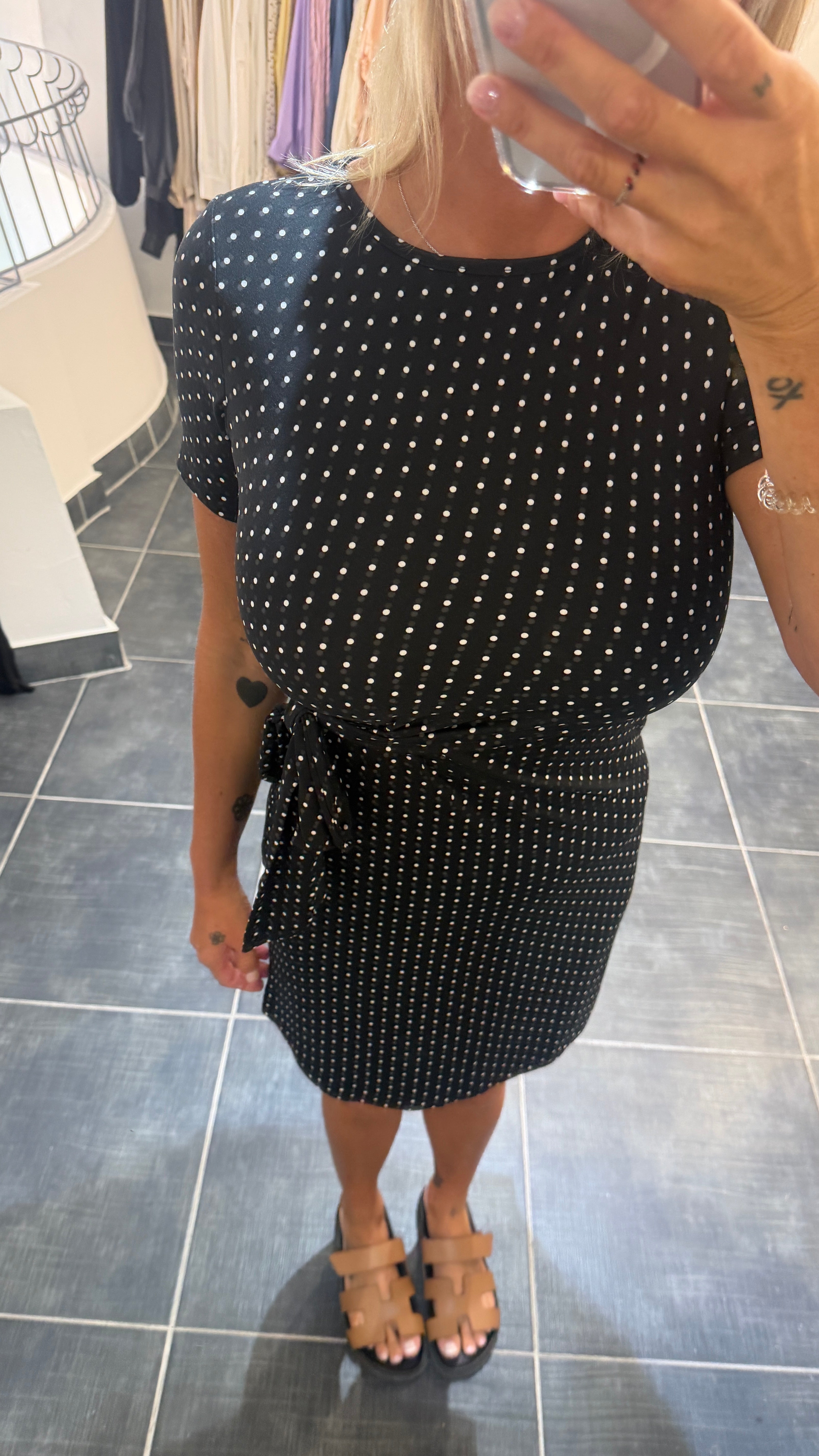 Robe courte près du corps Fleuri PIVOINE Ecru (Copie)