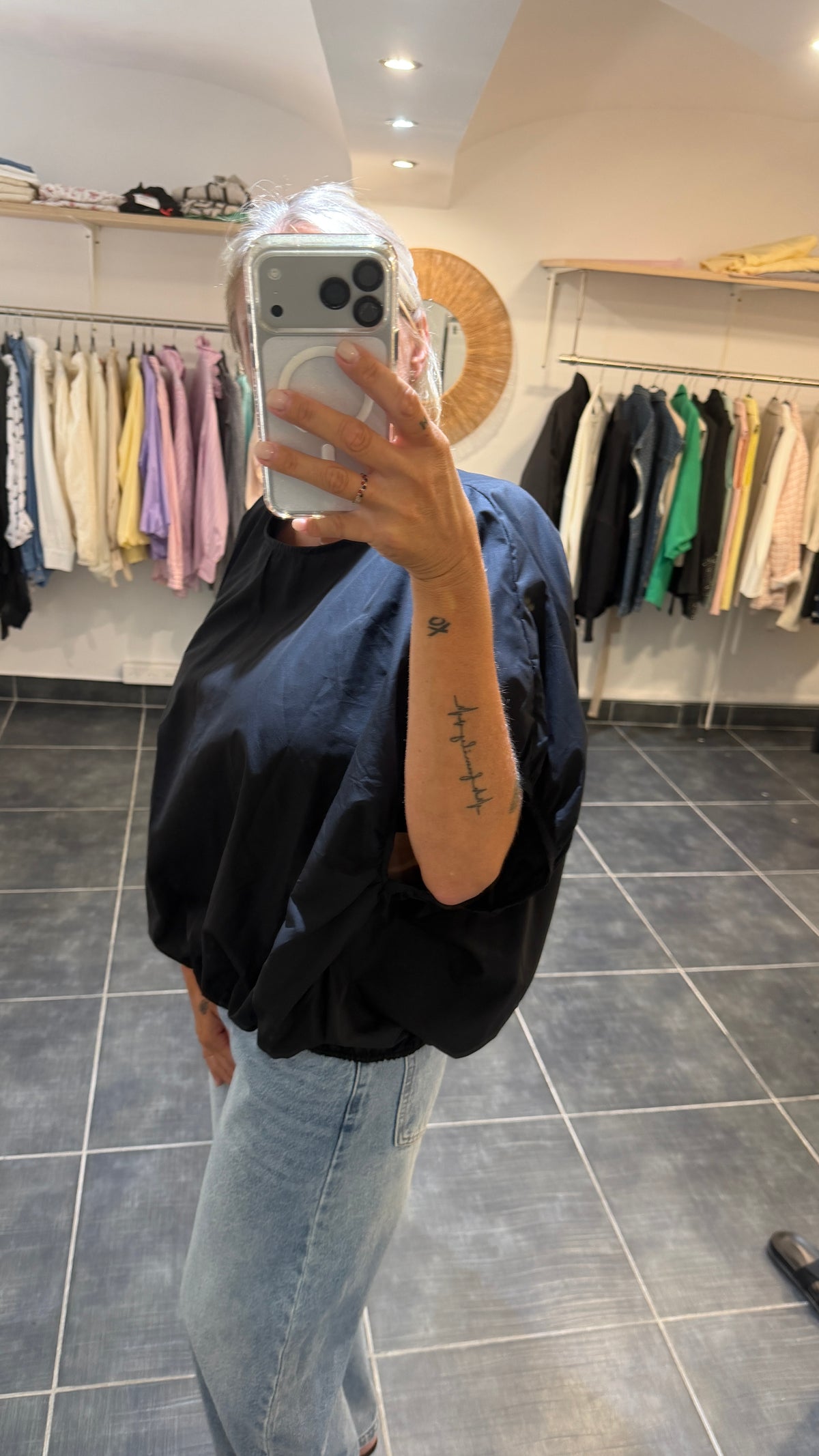 Top Oversize à manches bouffantes LEYLA Noir