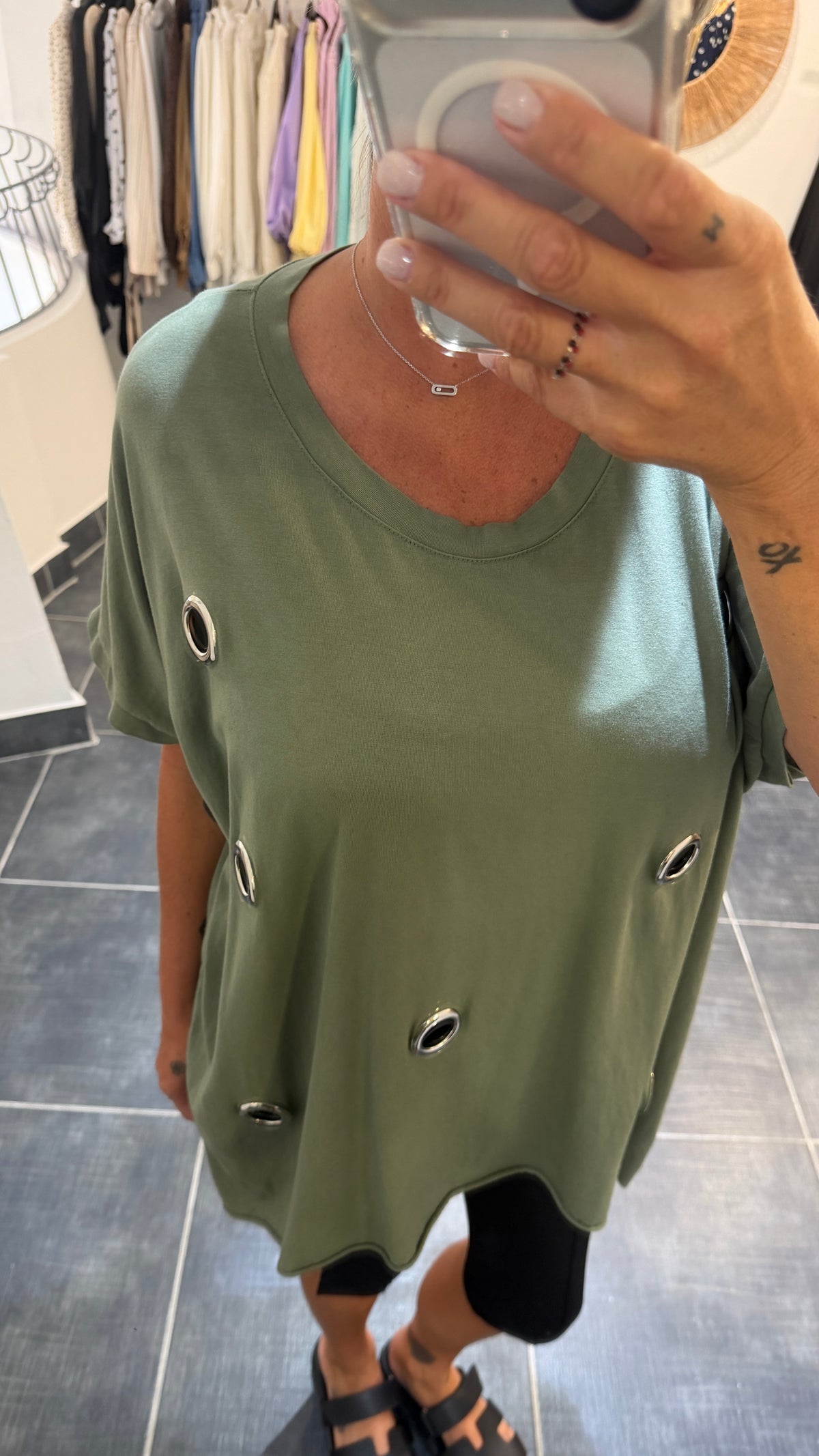 Tee-Shirt Ample et Long détails œillets EYES Kaki