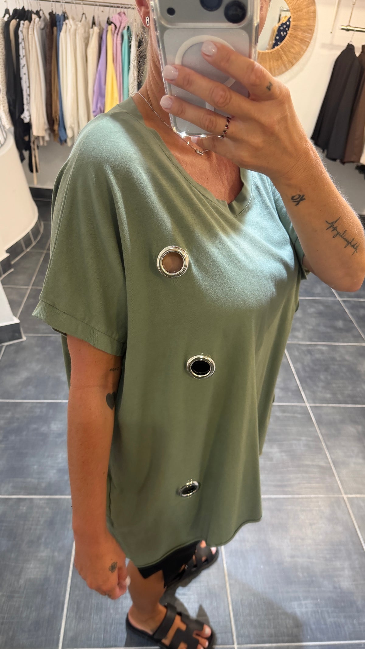Tee-Shirt Ample et Long détails œillets EYES Kaki