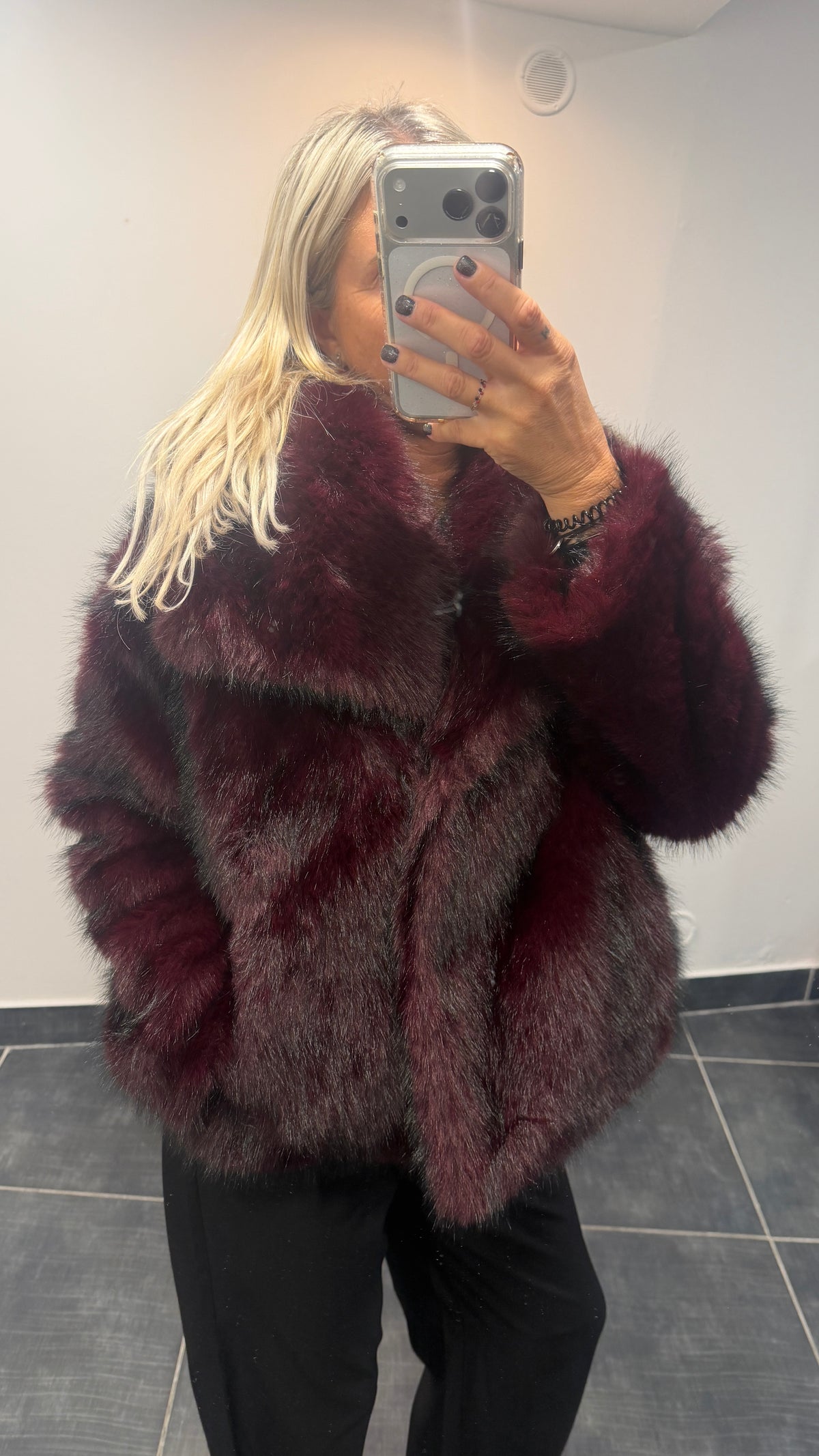 Veste en fausse fourrure LEA Bordeaux
